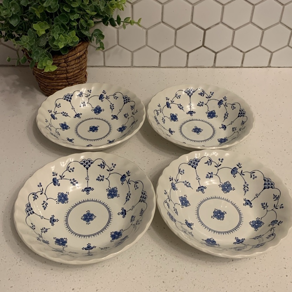 Set of 4 Vintage Myott Finlandia Soup/Salad Bowls 6.25 Some Crazing Classic Blue